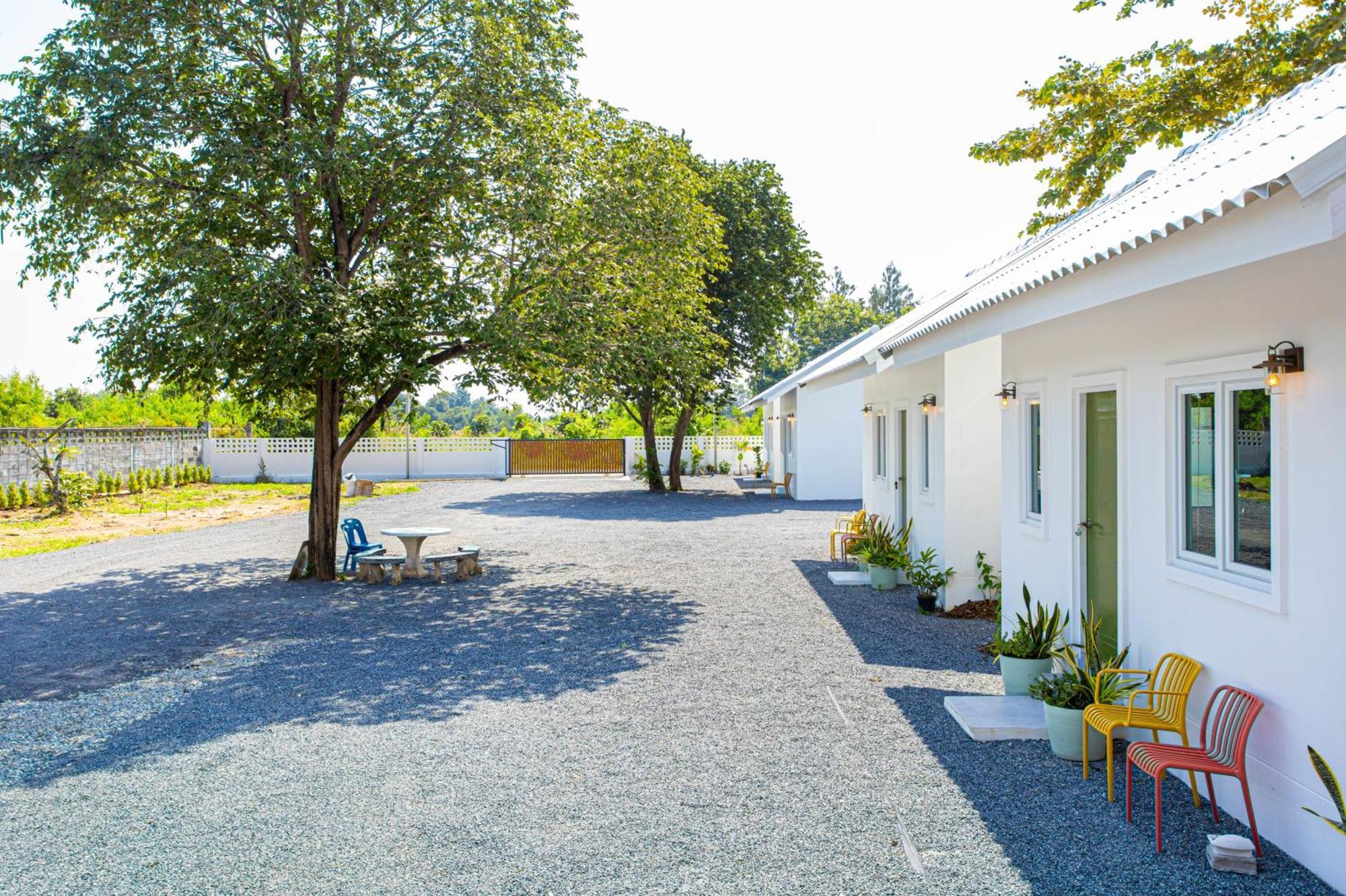 Vawa Guesthouse Kanchanaburi by Eksteriør bilde