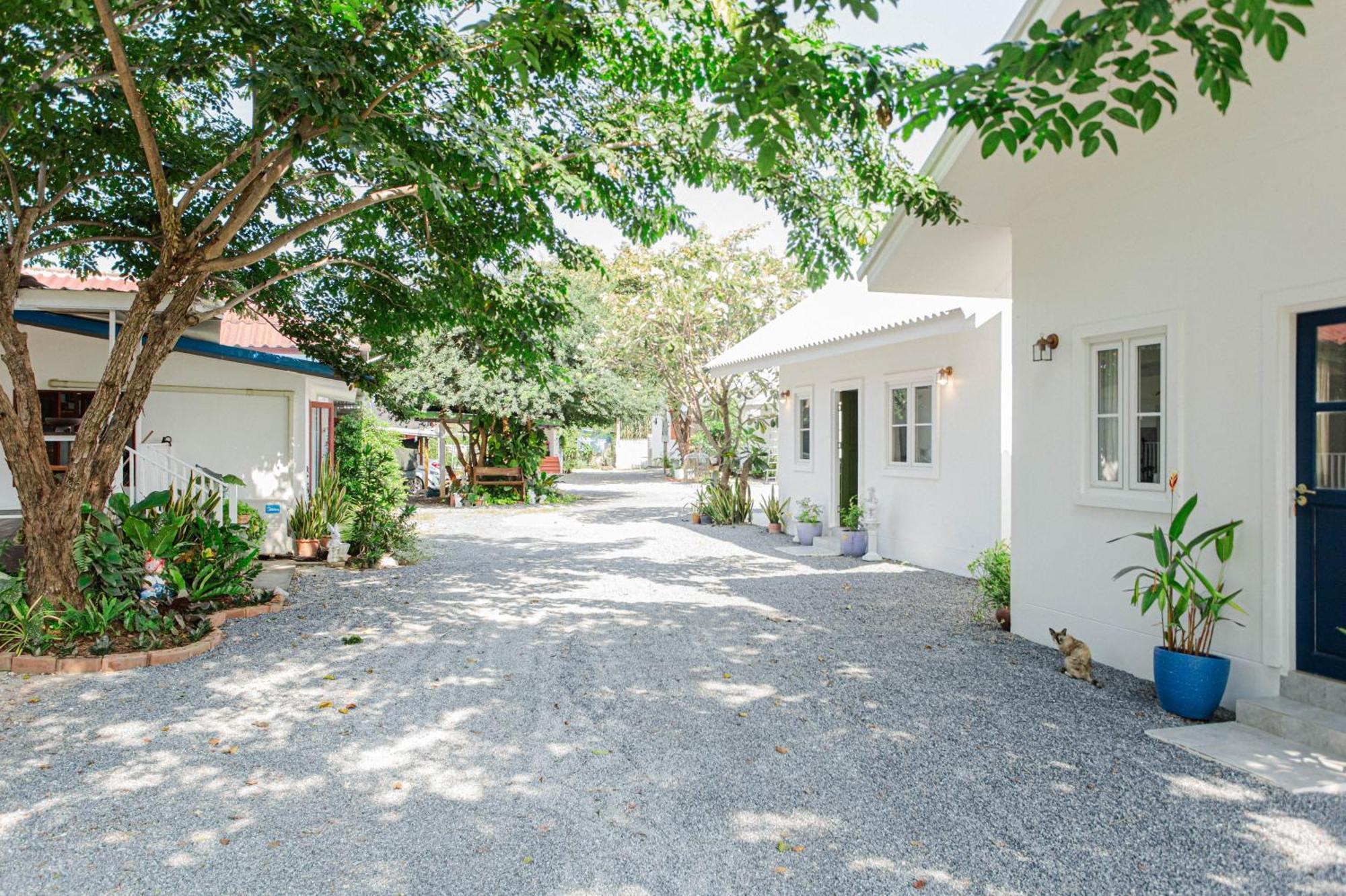 Vawa Guesthouse Kanchanaburi by Eksteriør bilde