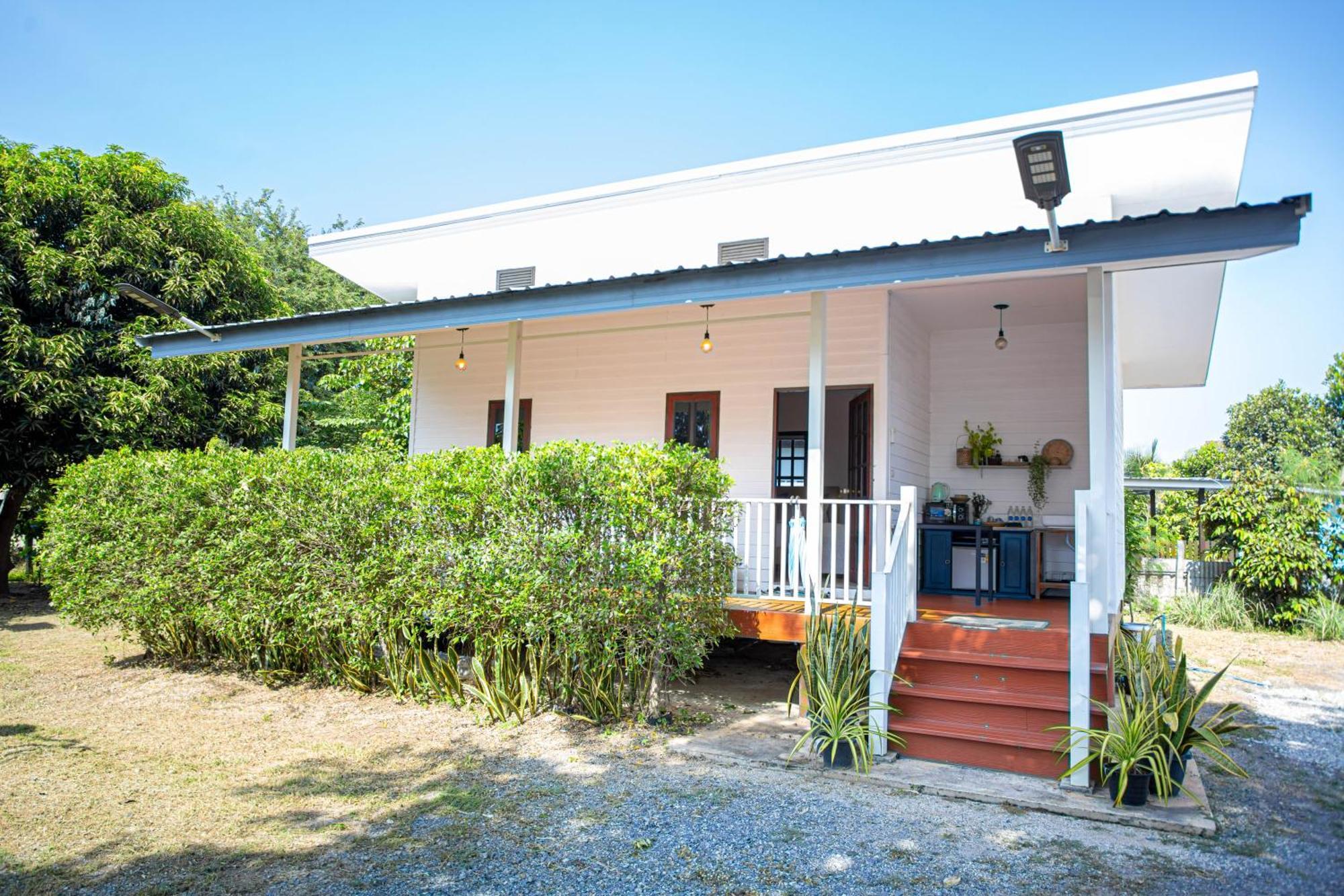 Vawa Guesthouse Kanchanaburi by Eksteriør bilde